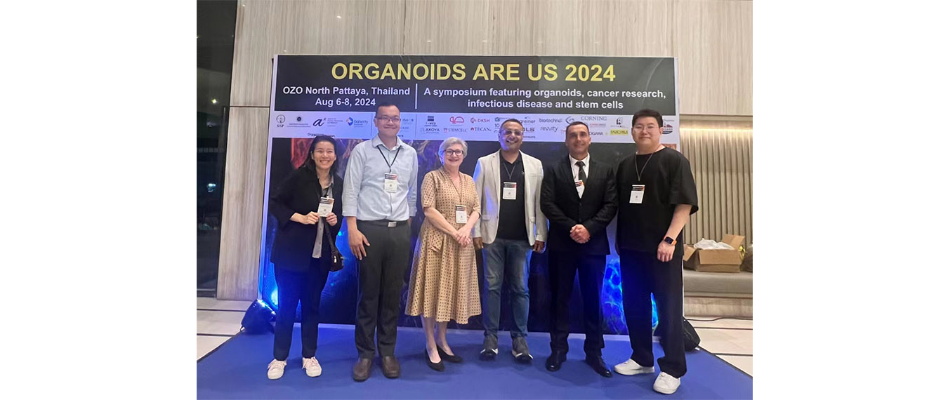 Representative of ISoOR Dr. Martin Maldonado (second from right) and organizers